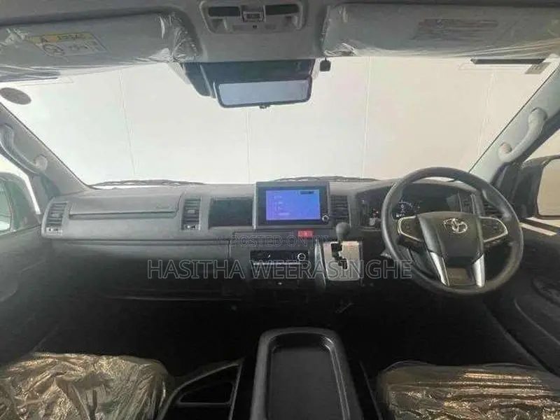 Toyota KDH High Roof HIACE Commuter 2026 Van (Used)