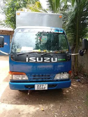 Isuzu ELFNKR66L CLOSED 1999 Lorry (Used)