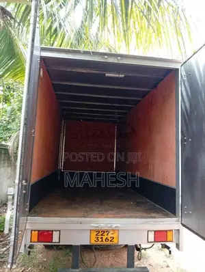 Isuzu ELFNKR66L CLOSED 1999 Lorry (Used)