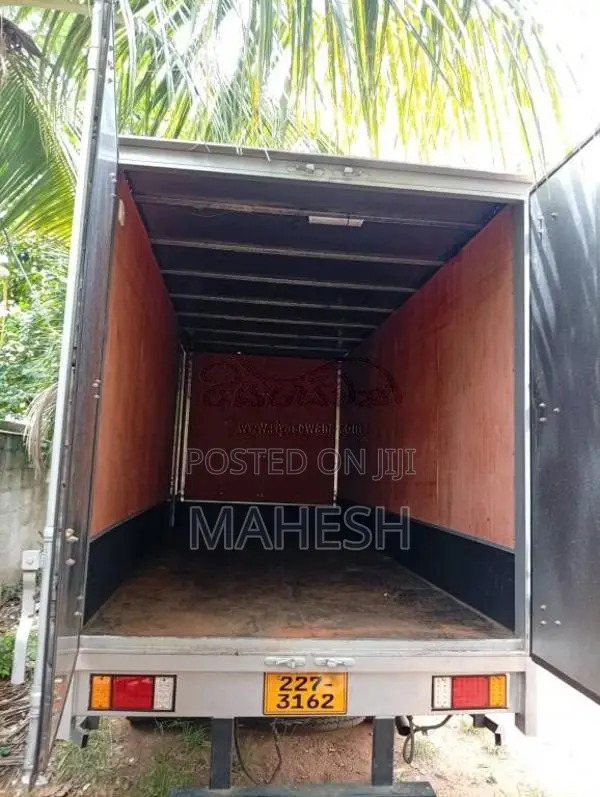 Isuzu ELFNKR66L CLOSED 1999 Lorry (Used)