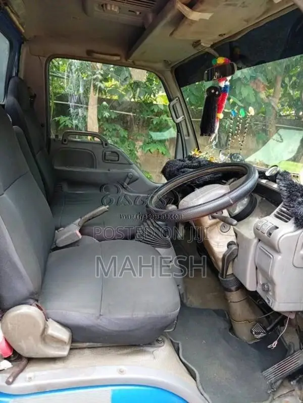 Isuzu ELFNKR66L CLOSED 1999 Lorry (Used)