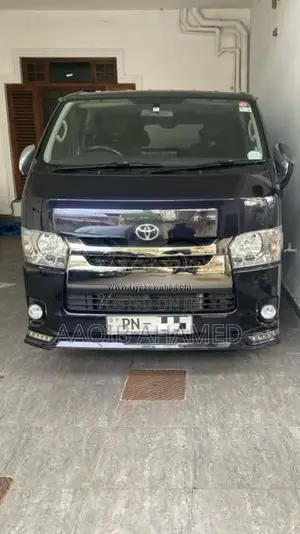 Toyota KDH 2016 Van (Used)