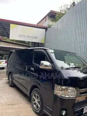 Toyota KDH 2016 Van (Used)