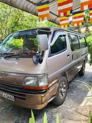 Toyota Dolphin 1997 Van (Used)