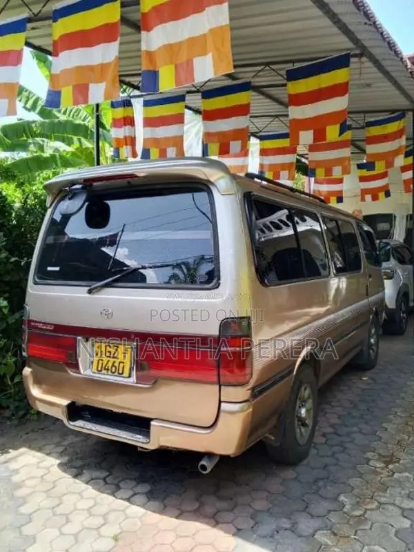 Toyota Dolphin 1997 Van (Used)