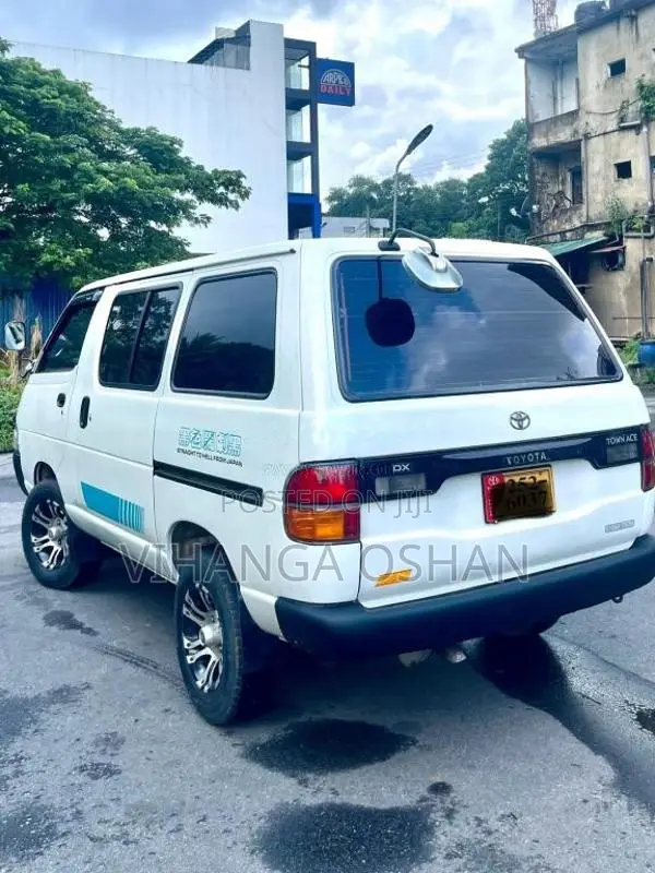 Toyota CR27 1993 Van (Used)