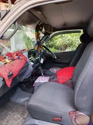 Toyota Dolphin 1997 Van (Used)