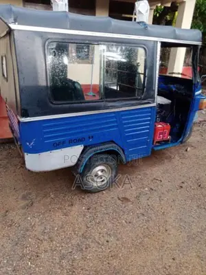 Piaggio Desel TApe 2010 Three Wheel (Used)
