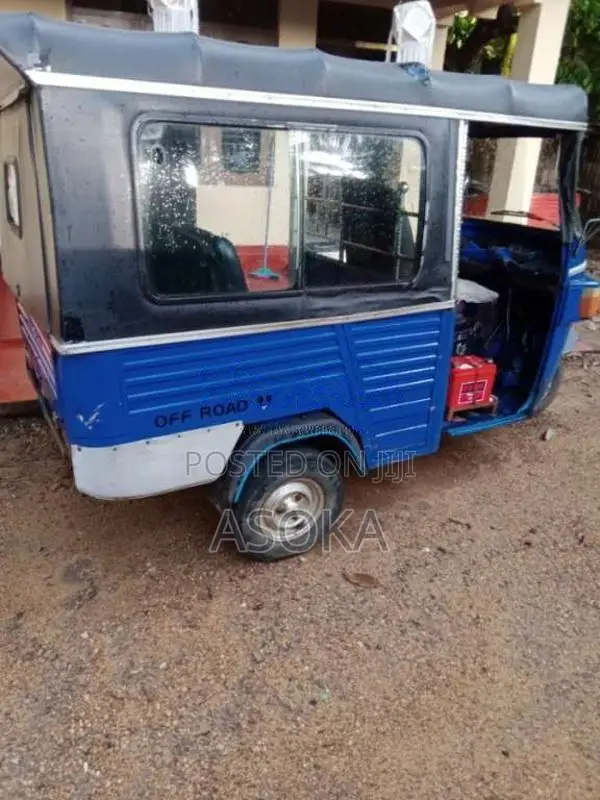 Piaggio Desel TApe 2010 Three Wheel (Used)