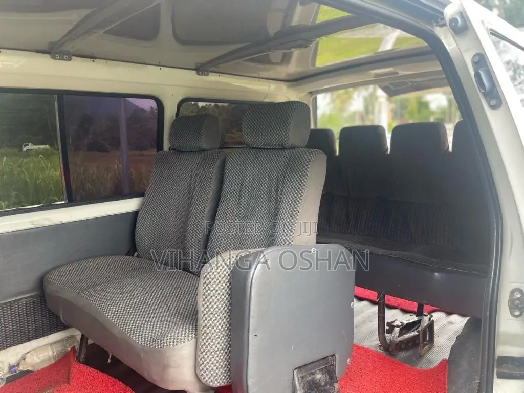 Toyota CR27 1993 Van (Used)