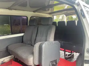 Toyota CR27 1993 Van (Used)