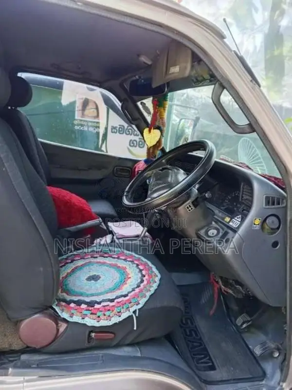 Toyota Dolphin 1997 Van (Used)