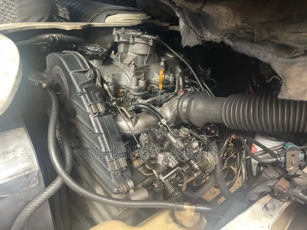 Toyota CR27 1993 Van (Used)