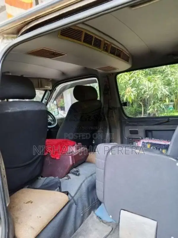 Toyota Dolphin 1997 Van (Used)