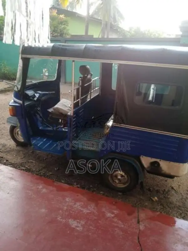 Piaggio Desel TApe 2010 Three Wheel (Used)