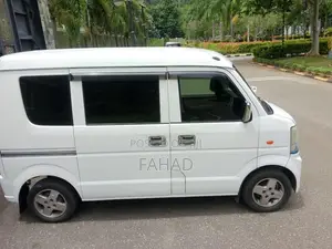 Suzuki 2025 2015 Van (Used)