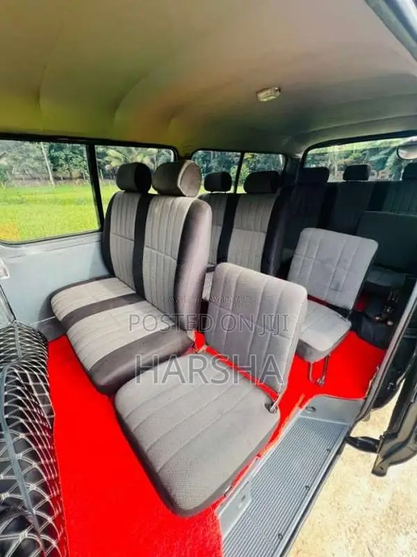 Toyota Dolphin 113 1990 Van (Used)