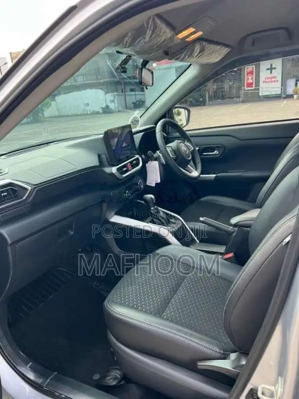Toyota Raize Z Grade Turbo 2WD 2025 SUV (Used)