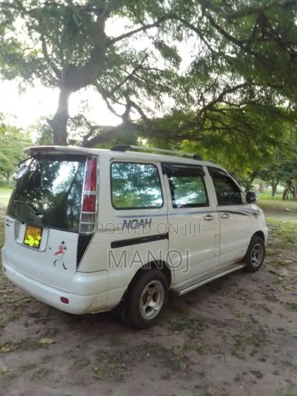 Toyota Noah CR41 1998 Van (Used)