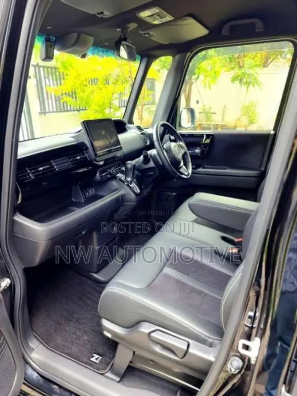 Honda N Box Custom 2023 Car (Used)