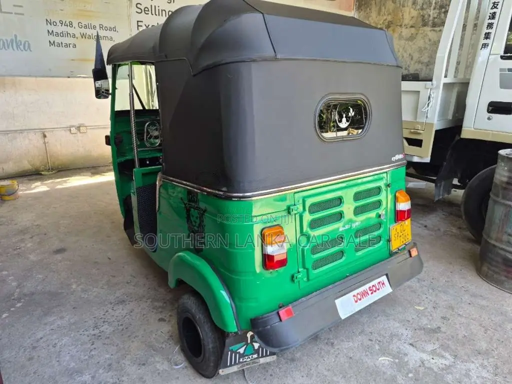 Bajaj 4 Stroke 2007 Three Wheel (Used)