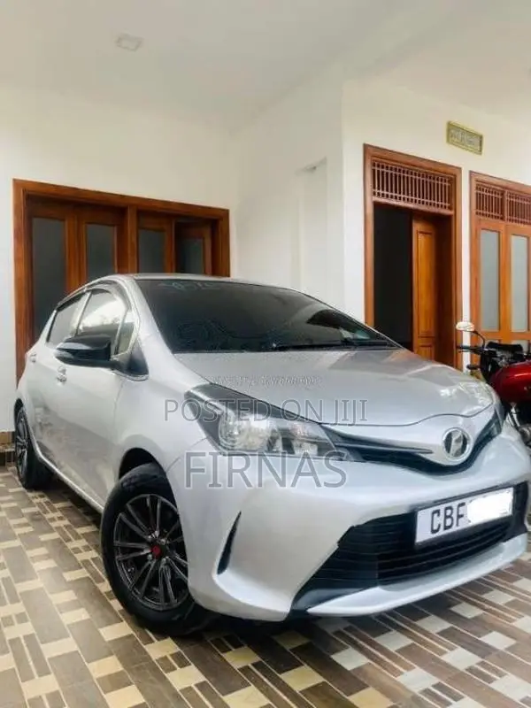Toyota Vitz 2015 Car (Used)