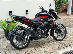 Bajaj Pulsar NS200 2025 Motorbike (Used)
