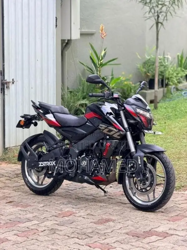 Bajaj Pulsar NS200 2025 Motorbike (Used)