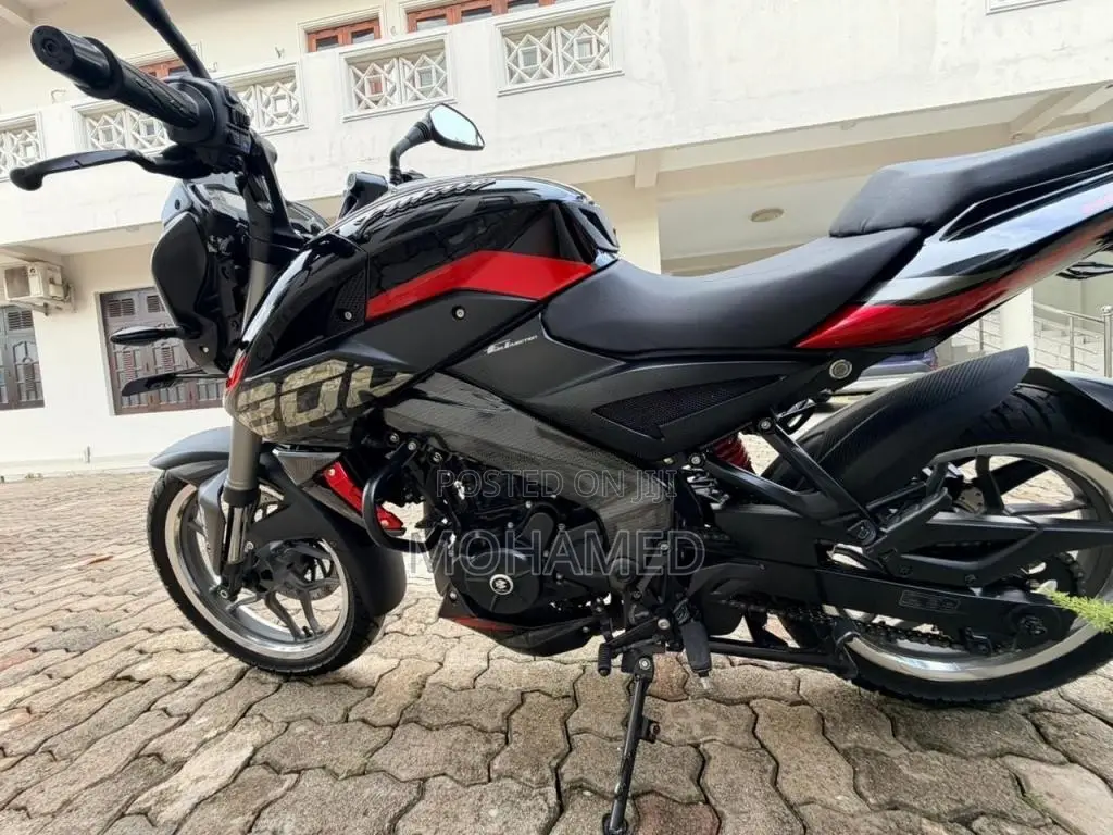 Bajaj Pulsar NS200 2025 Motorbike (Used)