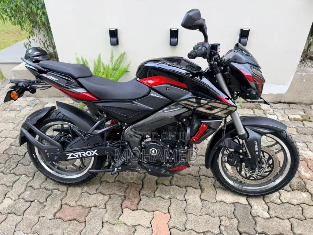 Bajaj Pulsar NS200 2025 Motorbike (Used)