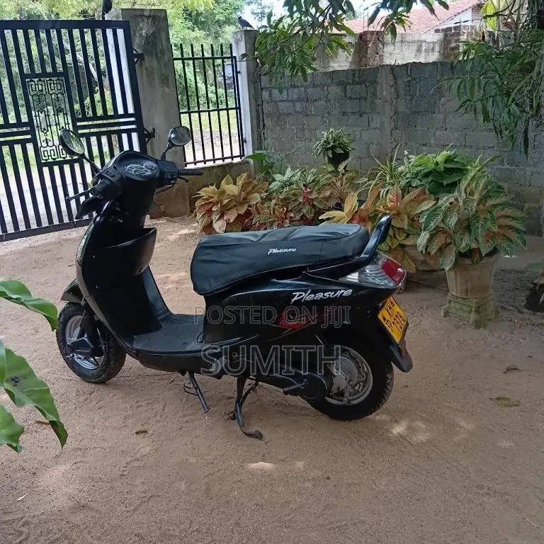 Hero Pleasure 2012 Motorbike (Used)