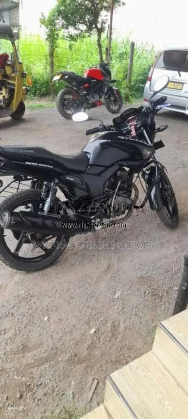 Hero Hunk 2011 Motorbike (Used)