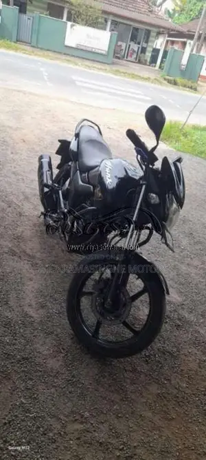 Hero Hunk 2011 Motorbike (Used)