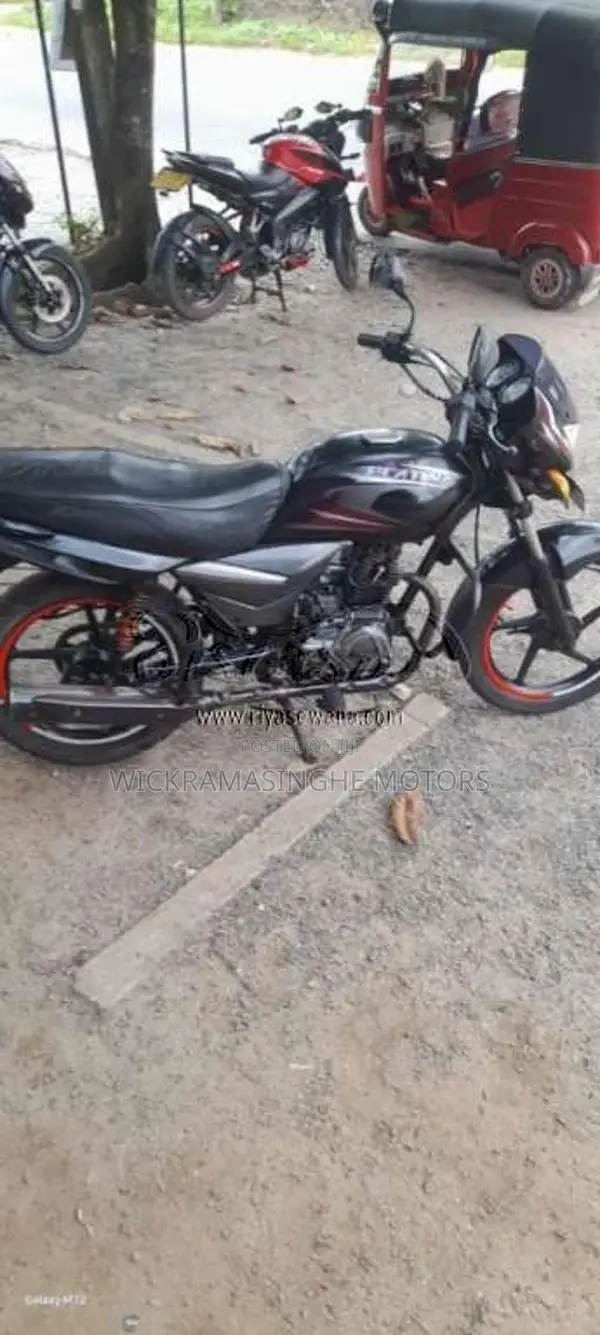 Bajaj Platina 2015 Motorbike (Used)