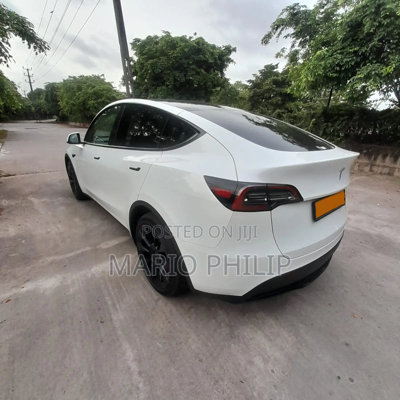 Tesla Model Y Performance 2024 White