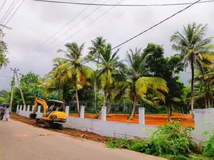 මිදිගම සංචාරක පාරාදීසයෙන් හොඳ බිම් කොටසක්