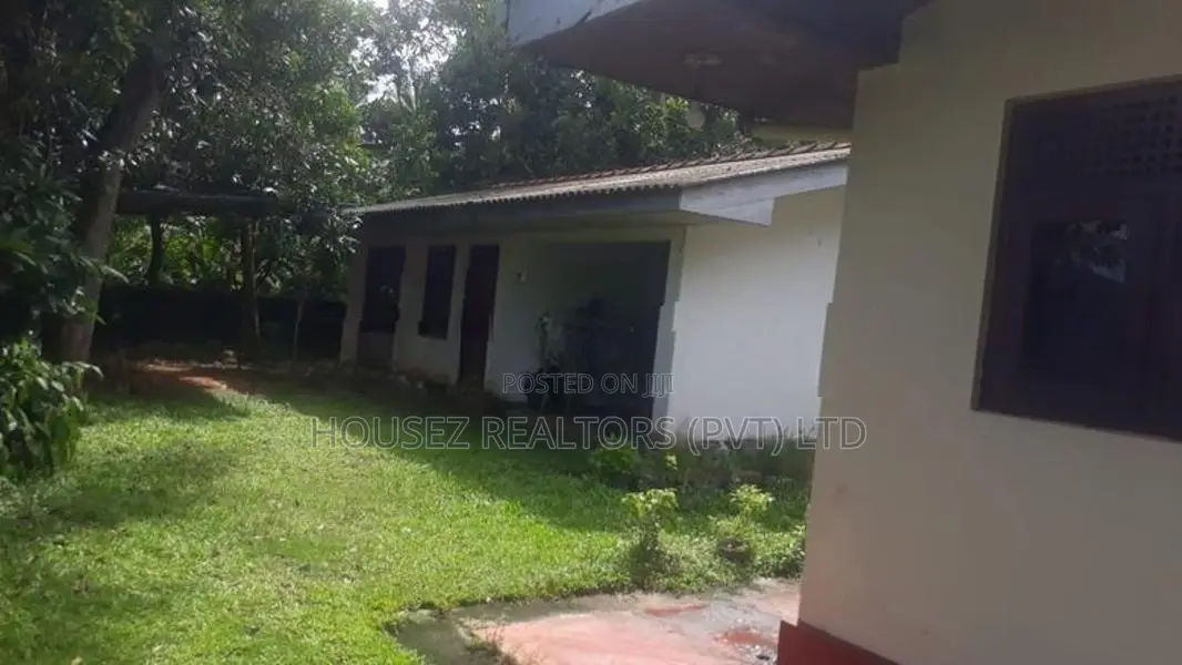 197 Perch Land with Houses for Sale in Wakwella, Galle