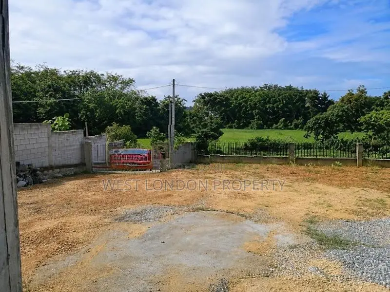 Prime Land with House for Sale in Godagama