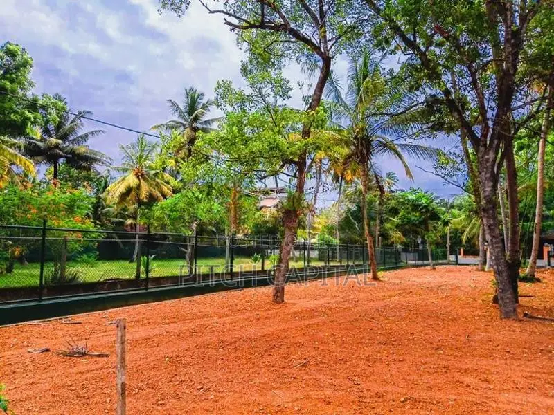 මිදිගම සංචාරක පාරාදීසයෙන් හොඳ බිම් කොටසක්
