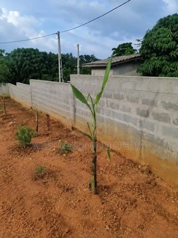 Prime Land with House for Sale in Godagama