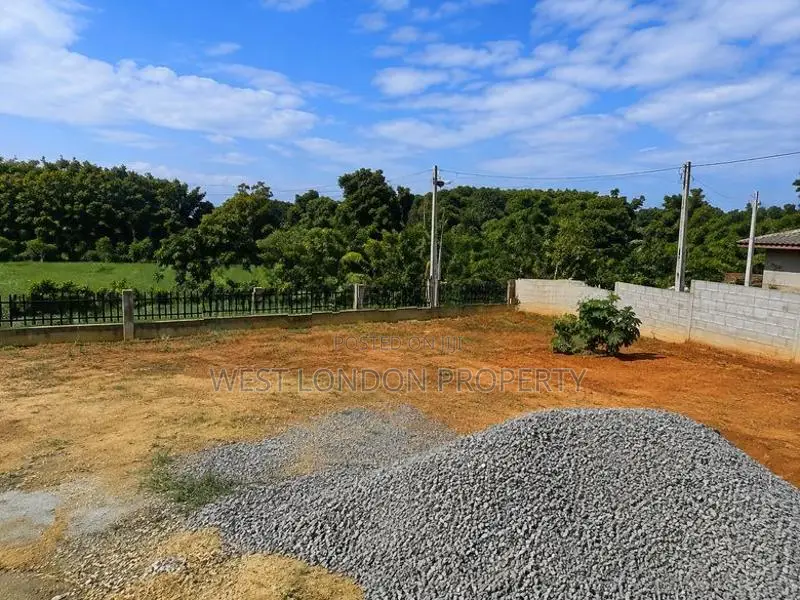 Prime Land with House for Sale in Godagama
