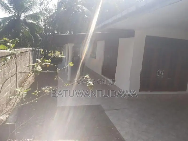 One Story House with Land Sale Polgasowita