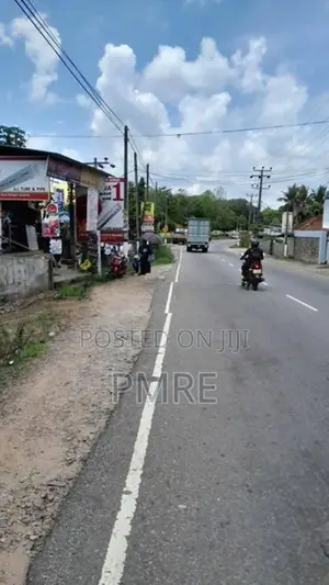 Minuvangoda main road facing land for sale