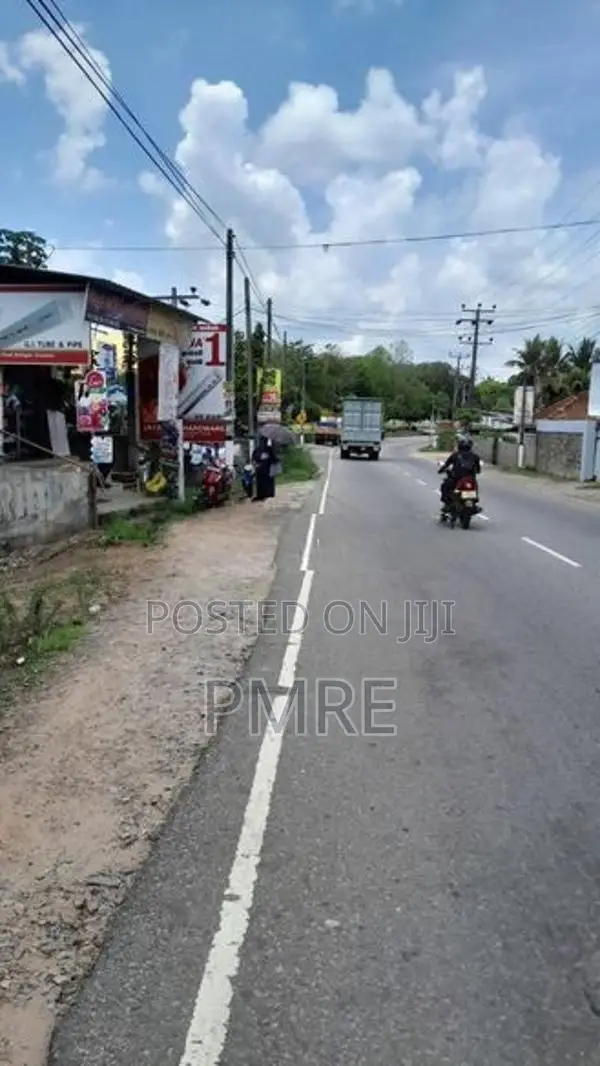 Minuvangoda main road facing land for sale