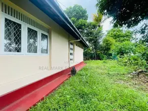 Peaceful Family Residence Surrounded by Greenery in Kelaniya