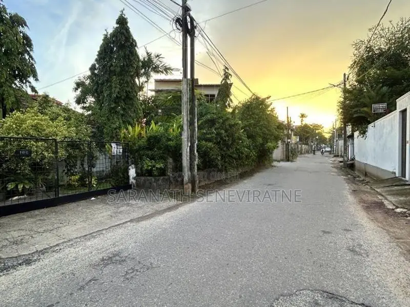 Old House For Land Value Dehiwala Waidya Road