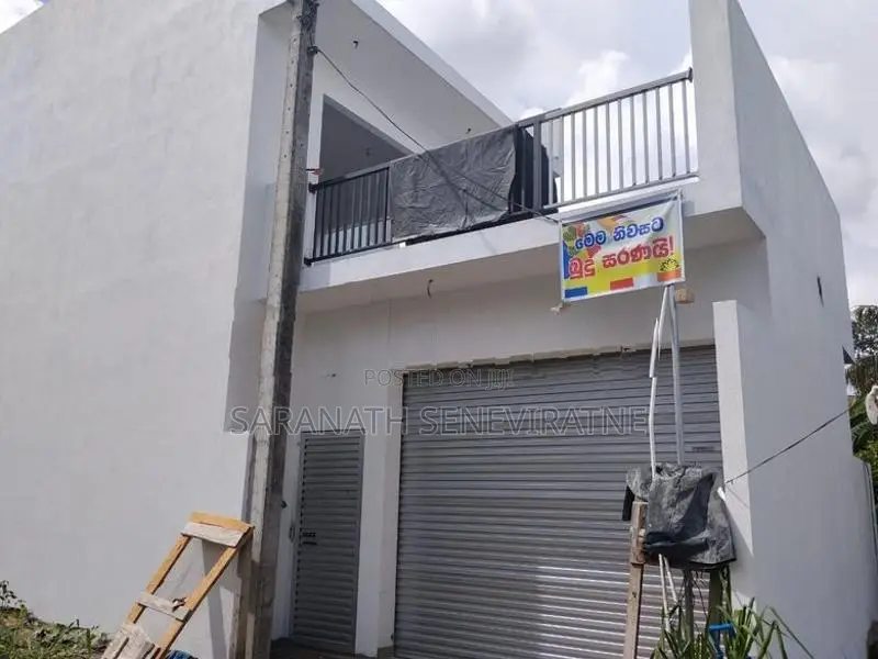 Brand-New Luxury House For Sale in Pannipitiya / Kottawa