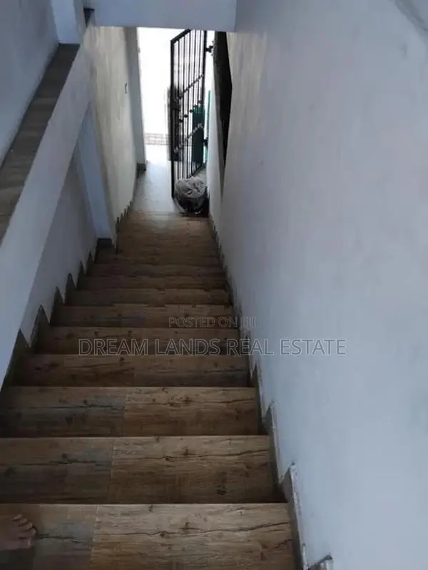 Boralesgamuwa Upstair office for Rent (R- 741)
