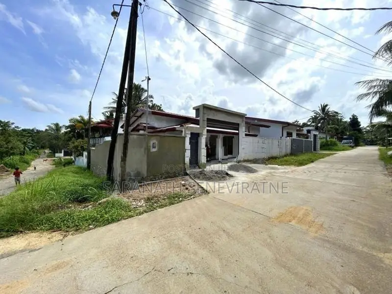 Brand-New Well Built Single Storied House For Sale Homagama Beruketiya