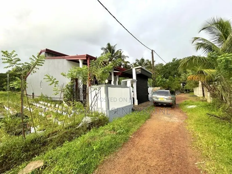 Solid House in Homagama Millawa With 3 Bedrooms